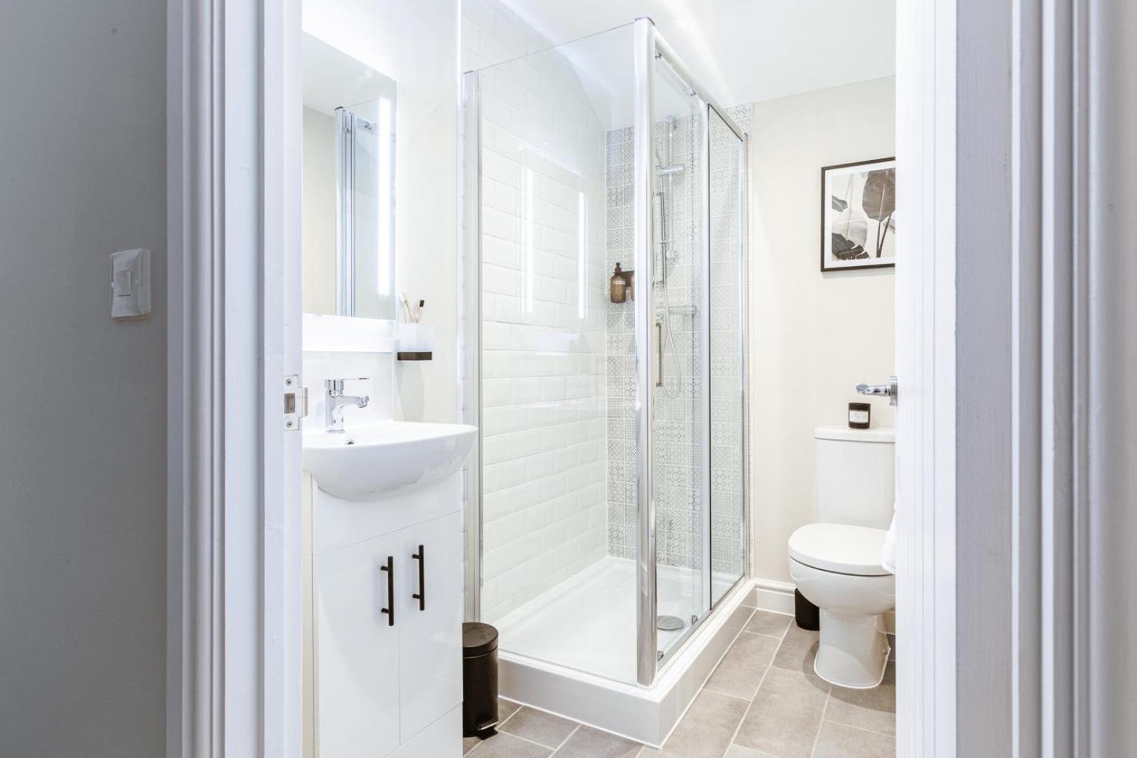 קארדיף Cohost Partners | Close To City Centre | One Br! מראה חיצוני תמונה